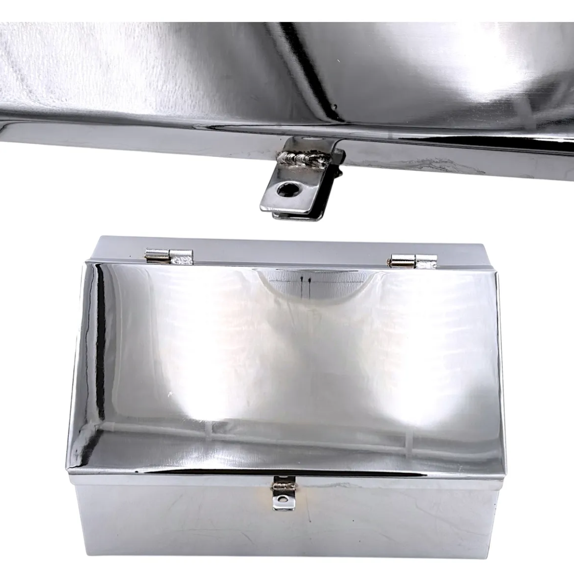 Caja De Herramienta Universal Cromada 60cm Tracto- Camioneta Cromada